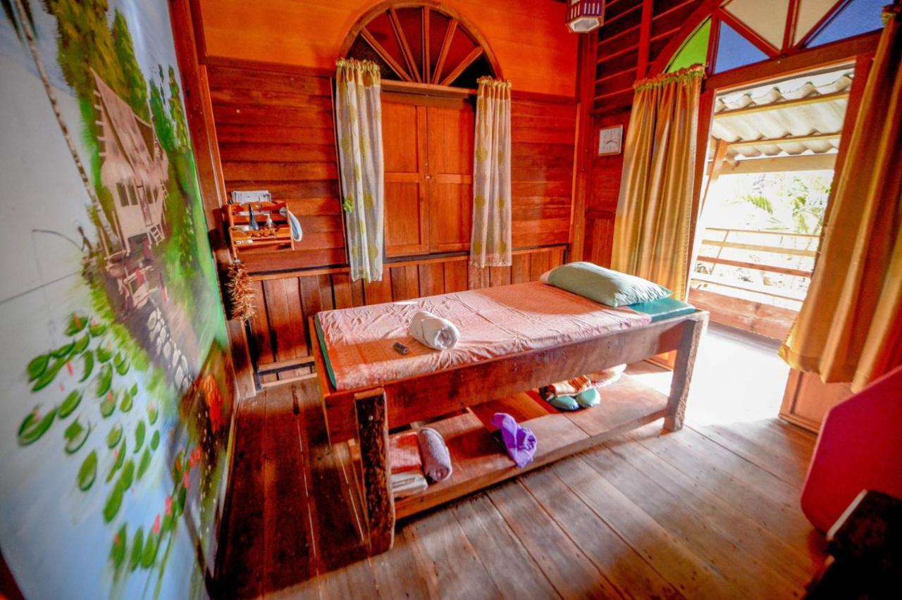 Mrk Resort & Massage Lop Buri エクステリア 写真