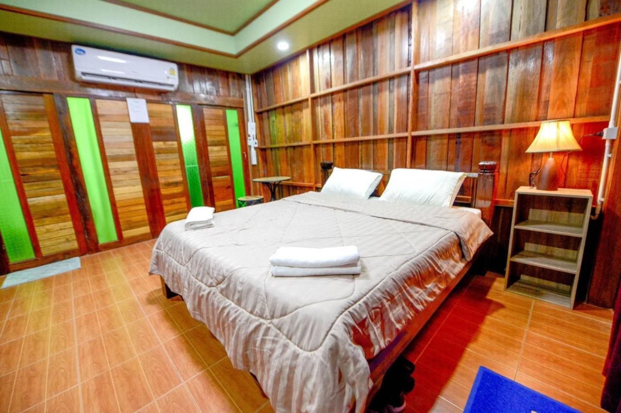 Mrk Resort & Massage Lop Buri エクステリア 写真