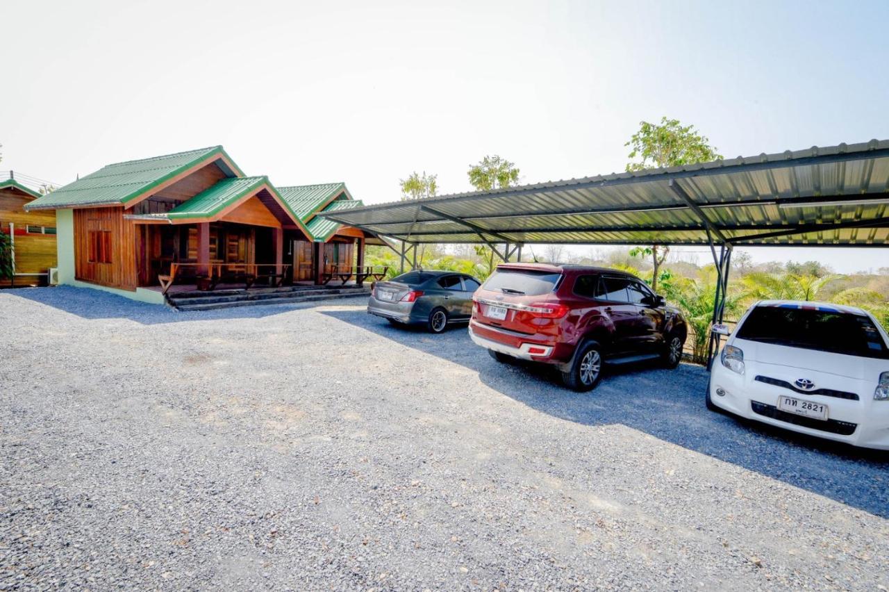 Mrk Resort & Massage Lop Buri エクステリア 写真
