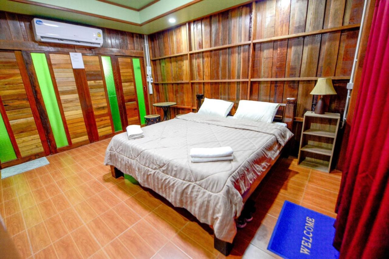Mrk Resort & Massage Lop Buri エクステリア 写真