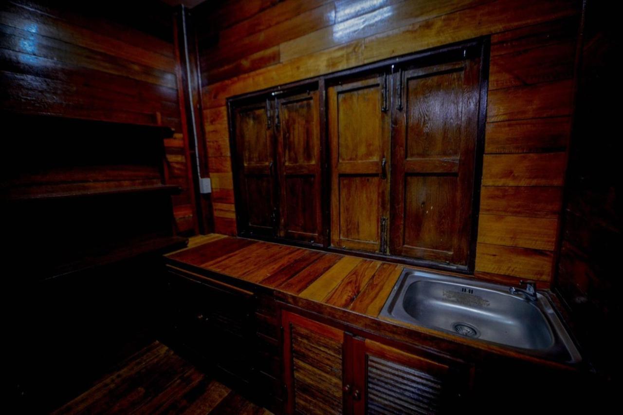 Mrk Resort & Massage Lop Buri エクステリア 写真