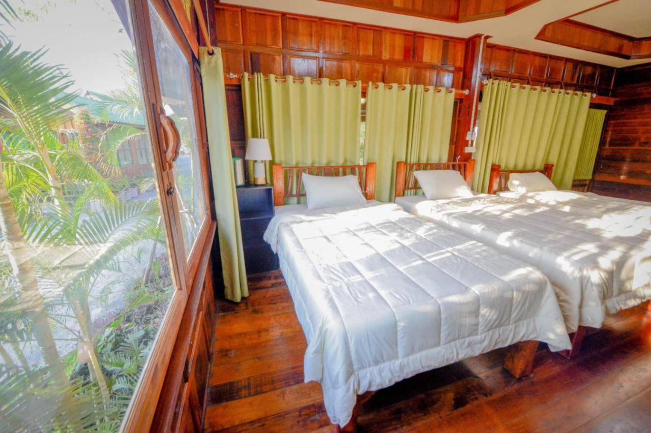 Mrk Resort & Massage Lop Buri エクステリア 写真